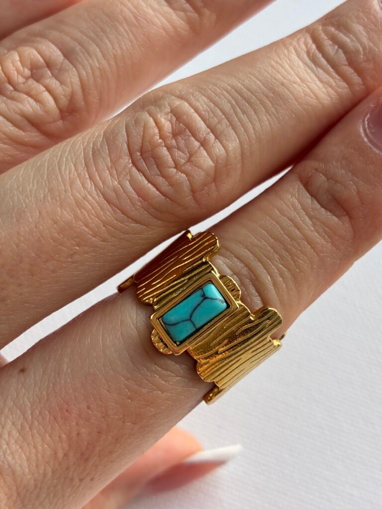 Anillo Naomi